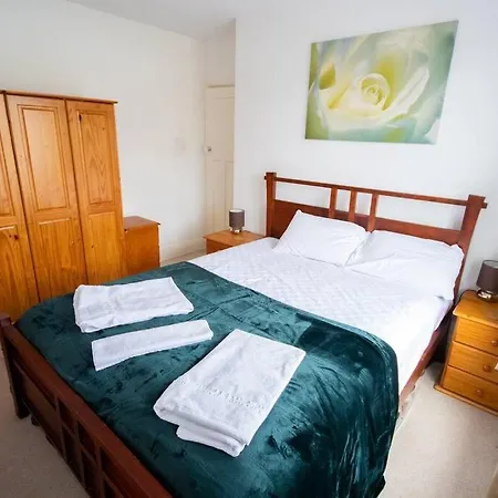 Apartamento Lovely 2 Bed House With Garden And Parking Bristol