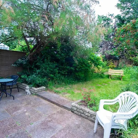 Lovely 2 Bed House With Garden And Parking Bristol